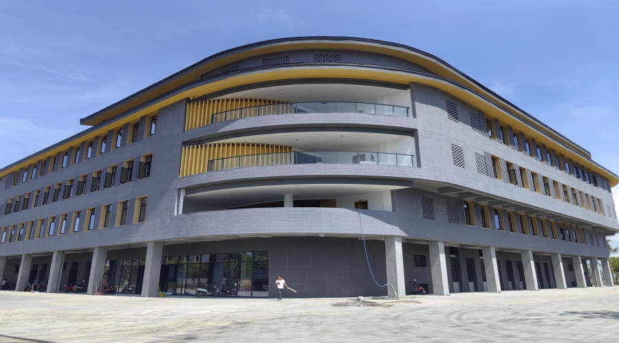 海南中央民族大學(xué)UHPC墻板選擇了飾紀上品.你呢？